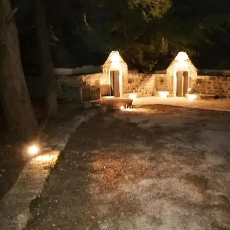 Trullo Scrascia. * Ceglie Messapica