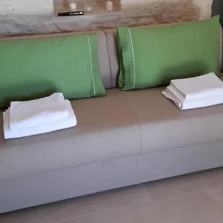 Trullo Scrascia. * Ceglie Messapica